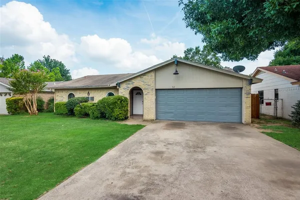 $2,150 | 512 West Oakdale Road, Irving, TX 75060