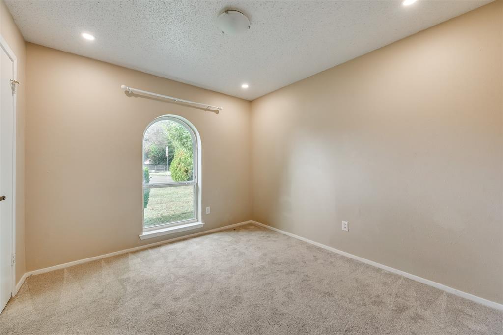 512 West Oakdale Road Irving, TX 75060 - Photo 31 of 39