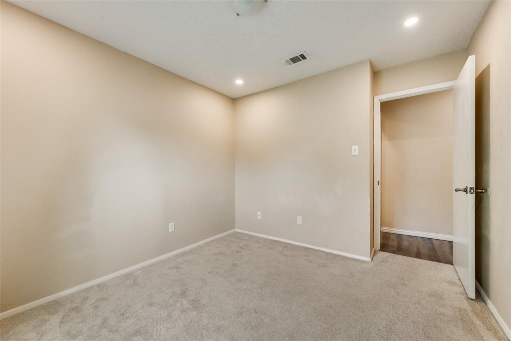 512 West Oakdale Road Irving, TX 75060 - Photo 32 of 39