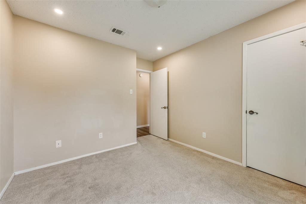 512 West Oakdale Road Irving, TX 75060 - Photo 33 of 39