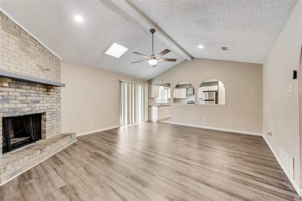 512 West Oakdale Road Irving, TX 75060 - Photo 9 of 39