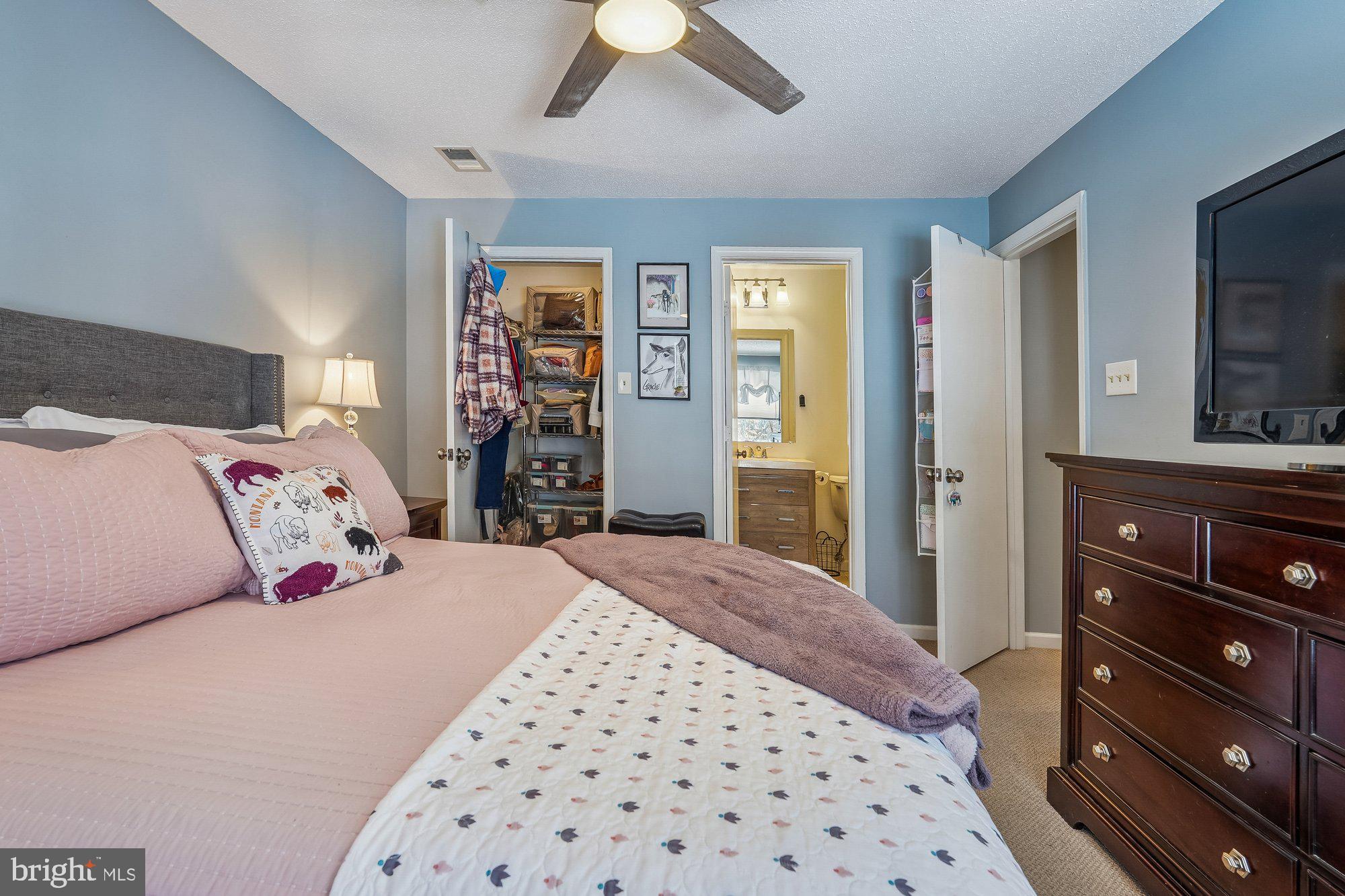 2812 Clear Shot Drive, Unit 833 Silver Spring, MD 20906 - Photo 16 of 31 Primary Bedroom