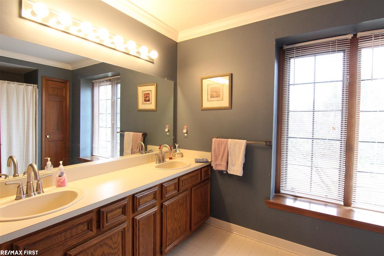 3033 Kilburn Road West Rochester Hills, MI 48306 - Photo 29 of 44