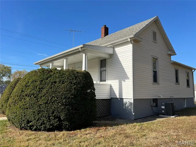 $77,000 | 301 East 7th N Street, Mount Olive, IL 62069