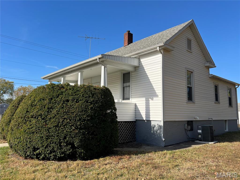 301 East 7th N Street Mount Olive, IL 62069 - Photo 1 of 21