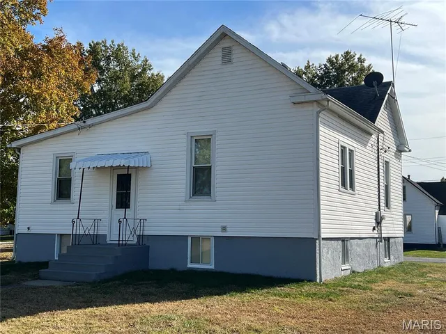 $77,000 | 301 East 7th N Street, Mount Olive, IL 62069