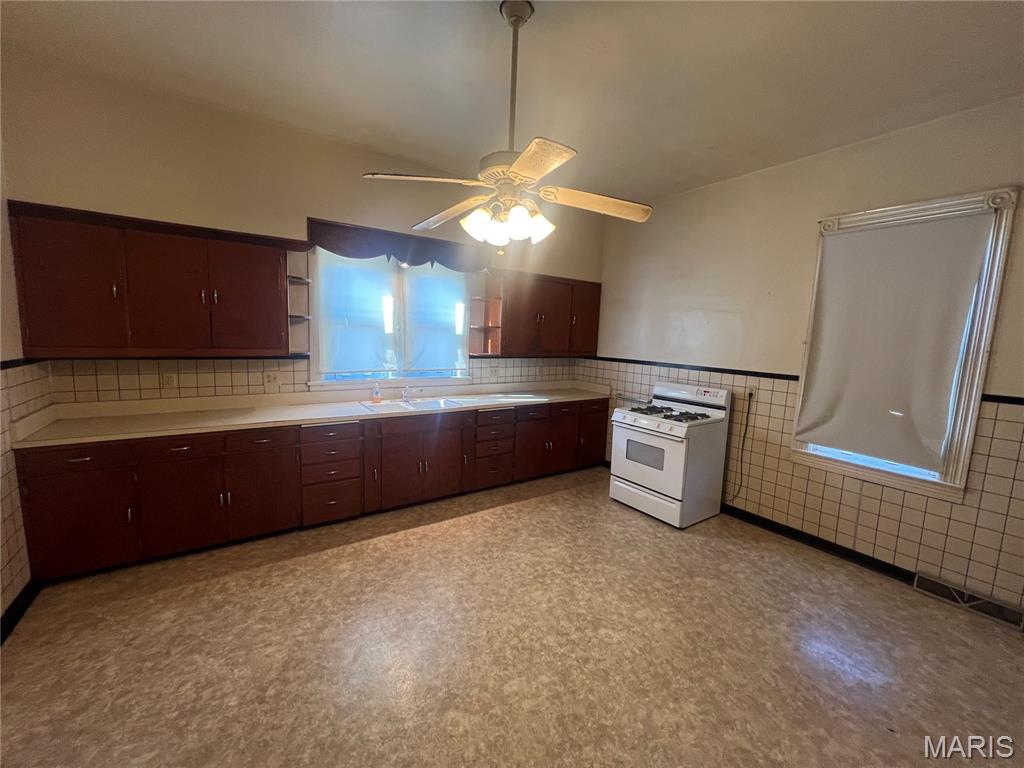 301 East 7th N Street Mount Olive, IL 62069 - Photo 6 of 21
