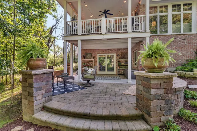 $785,000 | 719 Stonebridge Road, Frankfort, IL 60423