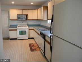 124 Leeward Road Manahawkin, NJ 08050 - Photo 9 of 24 Gallery Image 9