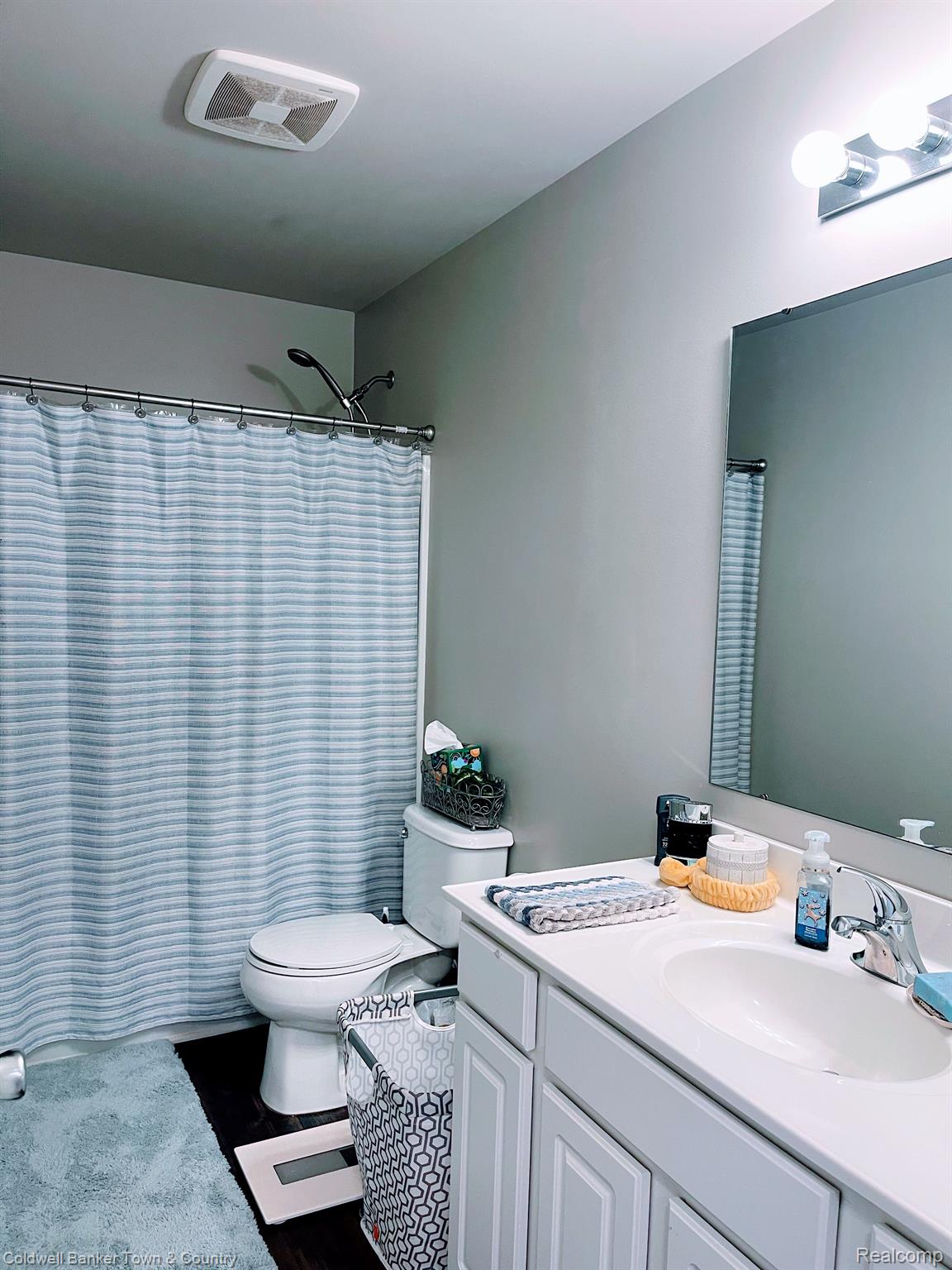 16101 River Ridge Trail Linden, MI 48451 - Photo 22 of 29 Full bath upstairs