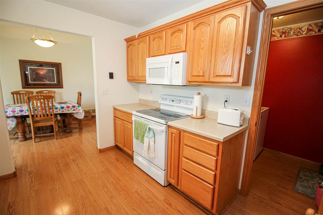 104 Whispering Wind Lane Center Point, IA 52213 - Photo 10 of 24 Gallery Image 10