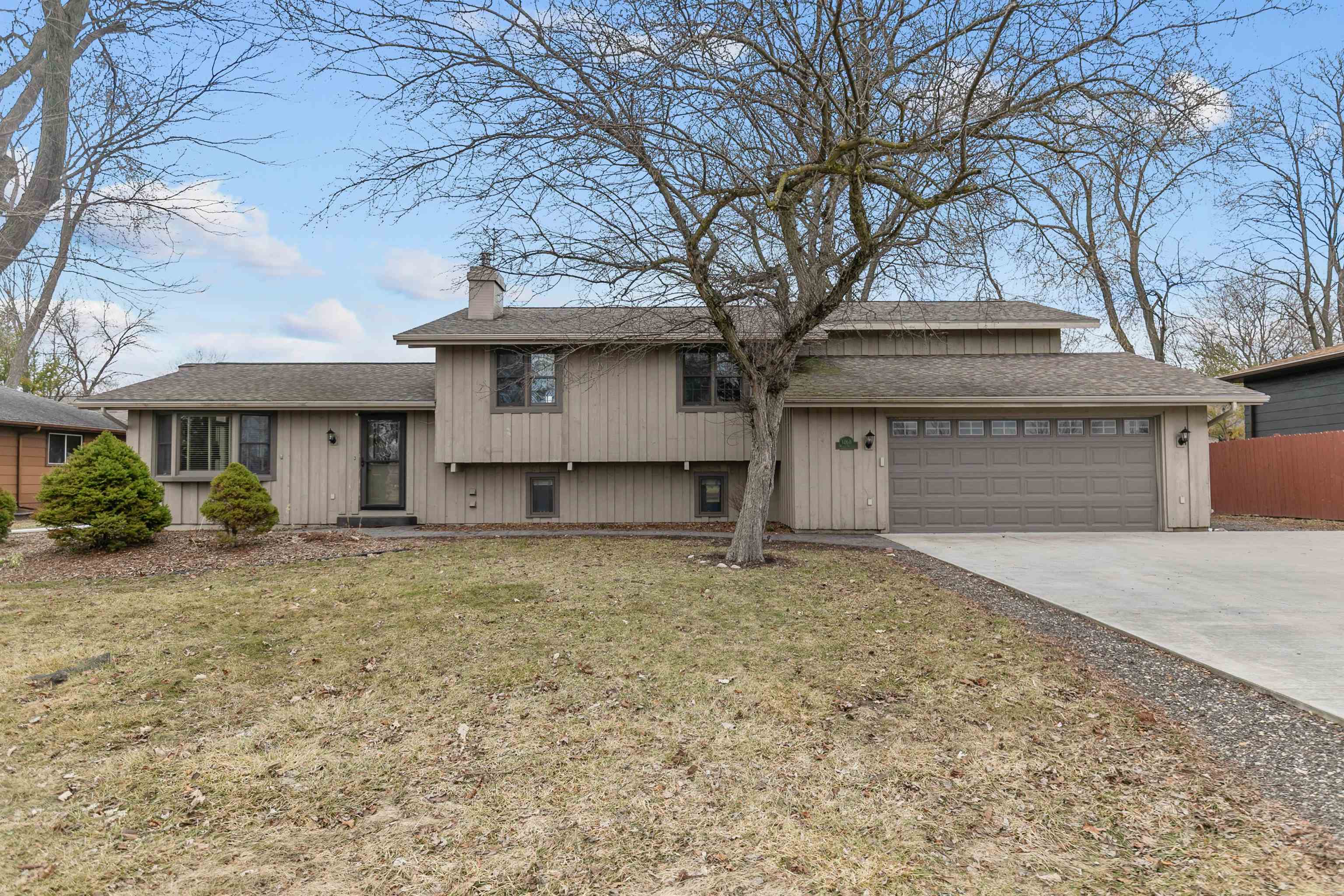 1268 Mayer Street Menasha, WI 54952 - Photo 2 of 52