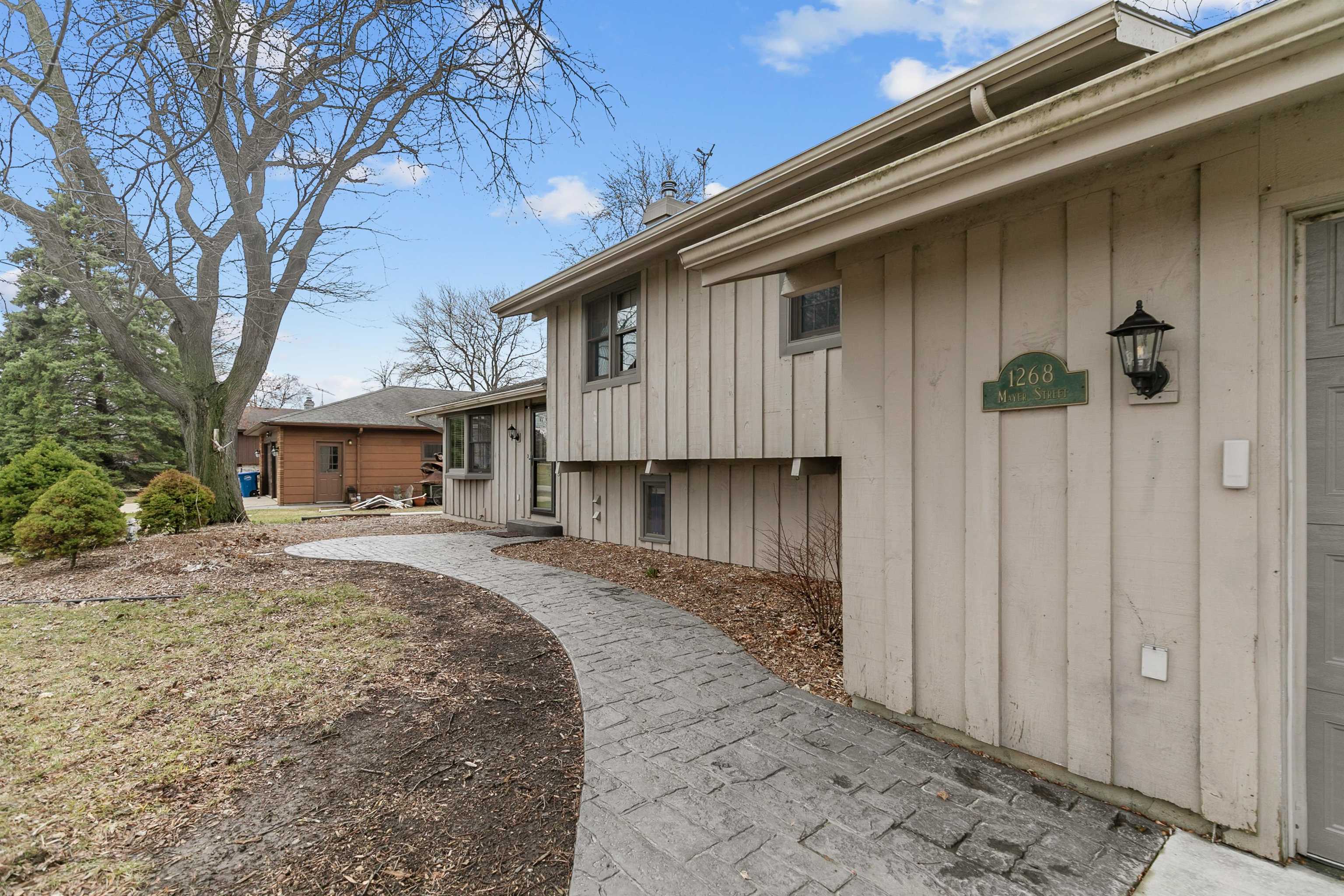 1268 Mayer Street Menasha, WI 54952 - Photo 5 of 52