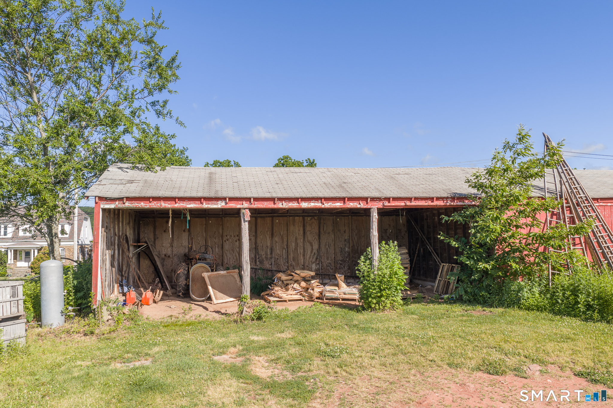 810 Dunbar Hill Road Hamden, CT 06514 - Photo 15 of 40 Tractor shed