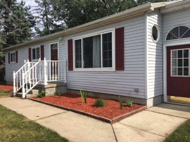 1681 East Carleton Road Adrian, MI 49221 - Photo 2 of 24 IMG_0809