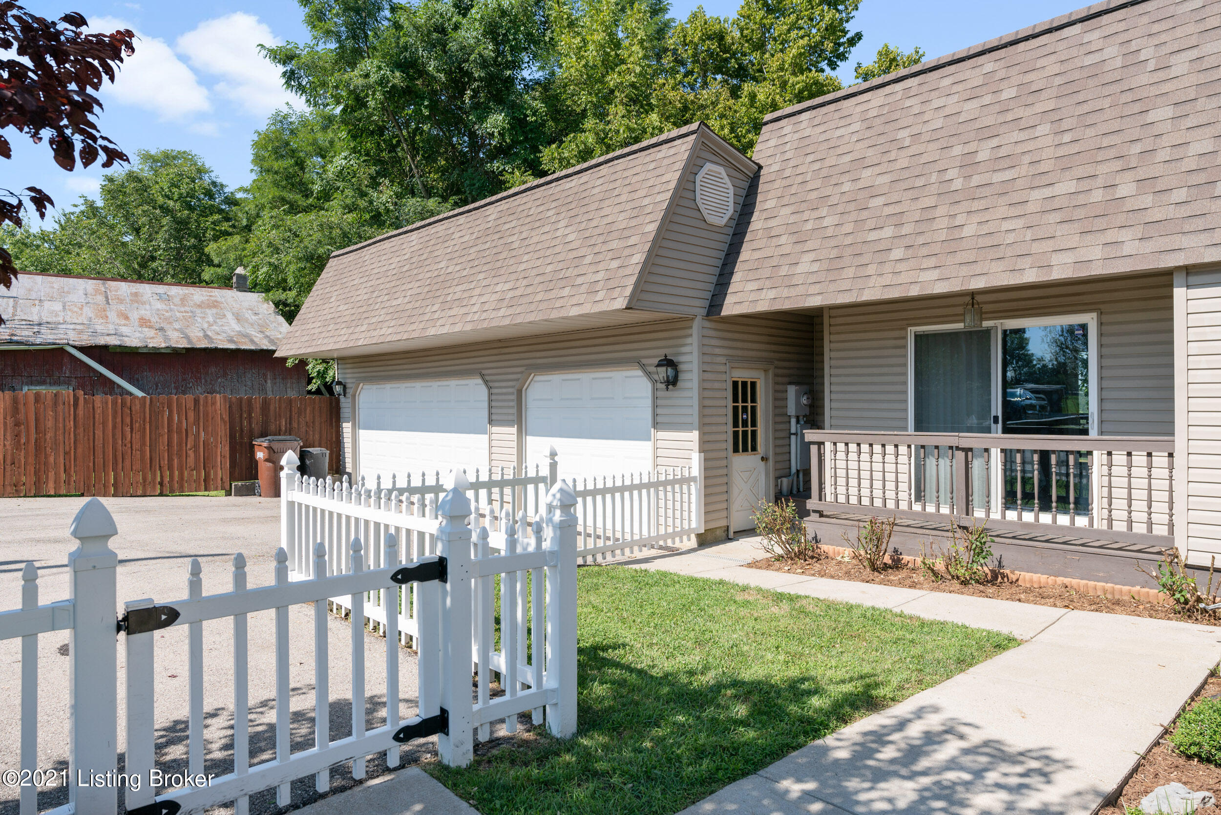 1647 Old Louisville Road Coxs Creek, KY 40013 - Photo 7 of 55 1647 Old Louisville Rd -20