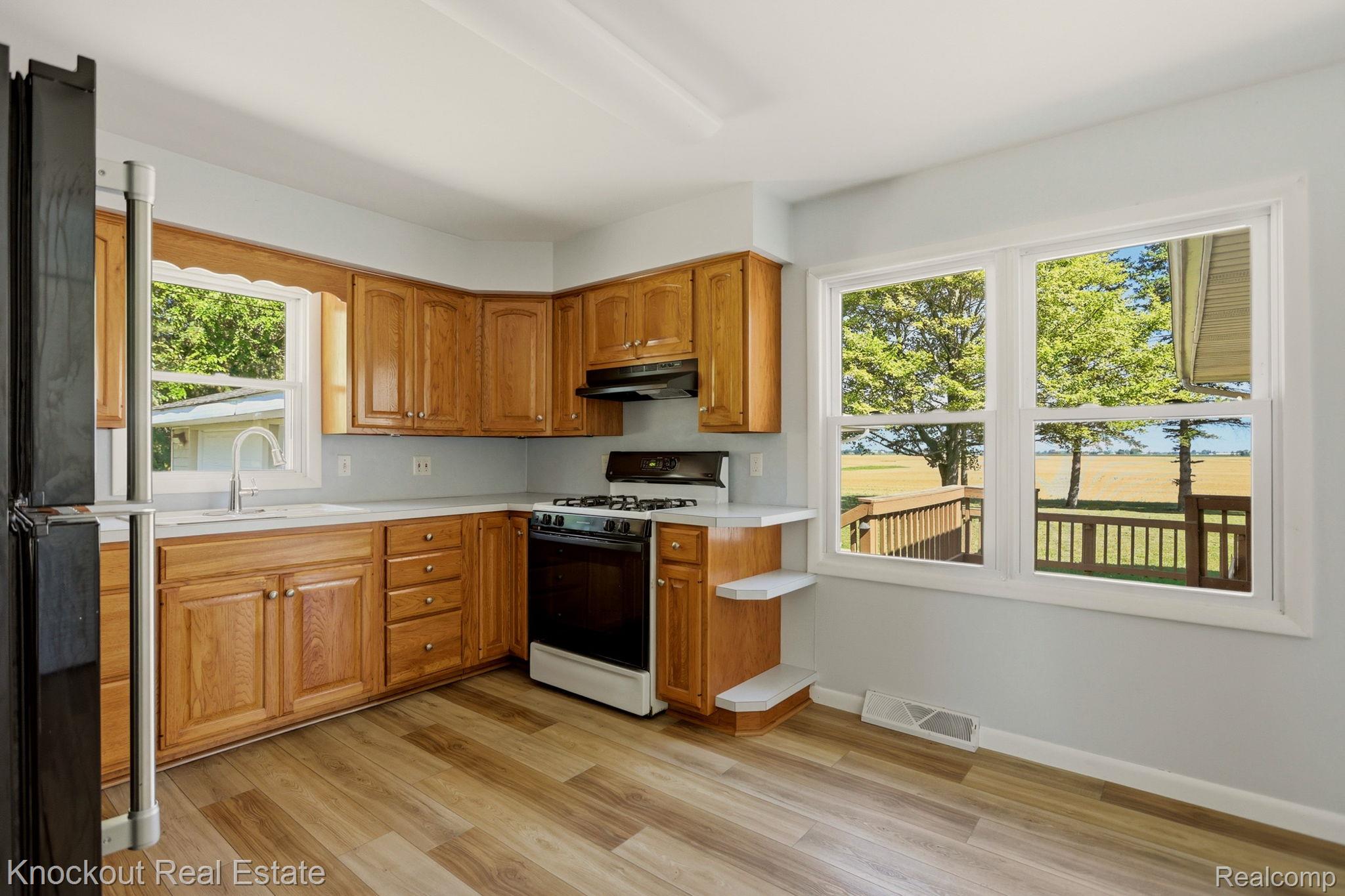 5895 King Road Bridgeport, MI 48722 - Photo 12 of 58 15-web-or-mls-5895 King Rd Bridgeport-15.jpg