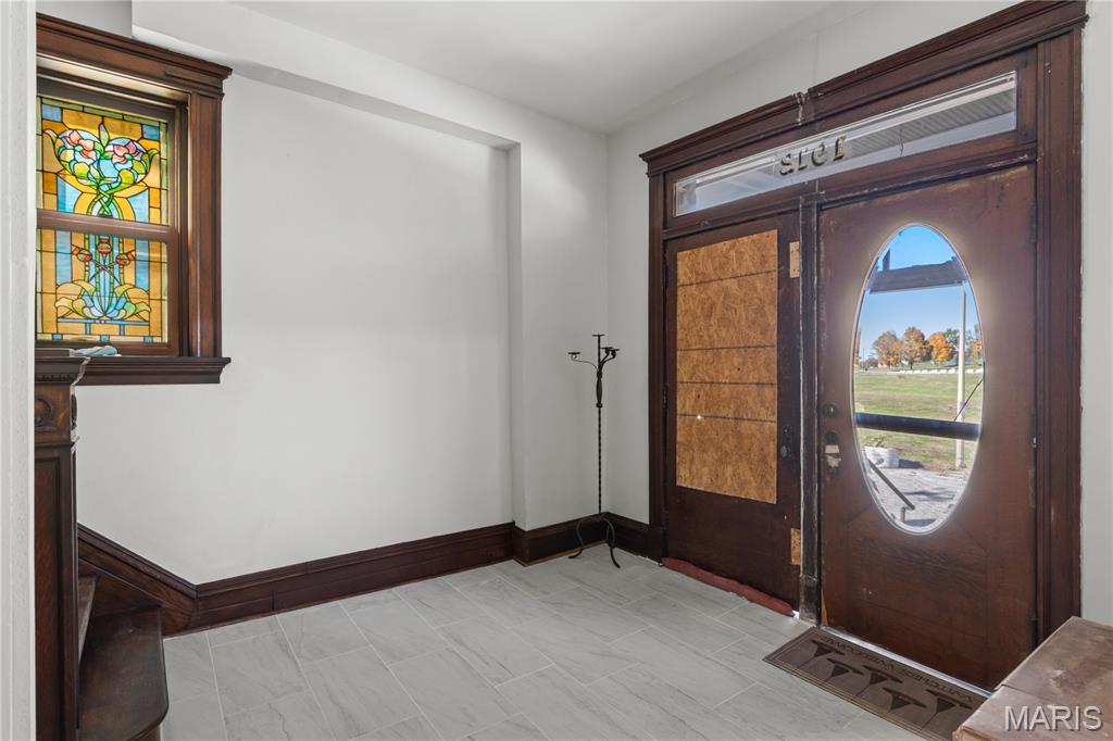 1912 Adelaide Avenue St. Louis, MO 63107 - Photo 2 of 32