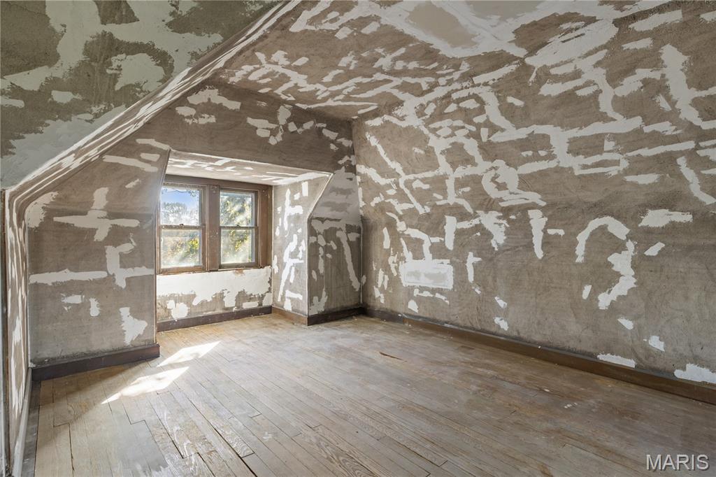 1912 Adelaide Avenue St. Louis, MO 63107 - Photo 27 of 32