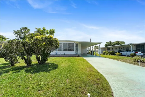$1,800 | 47 Delaware Court, Unit 10, Palm Harbor, FL 34684