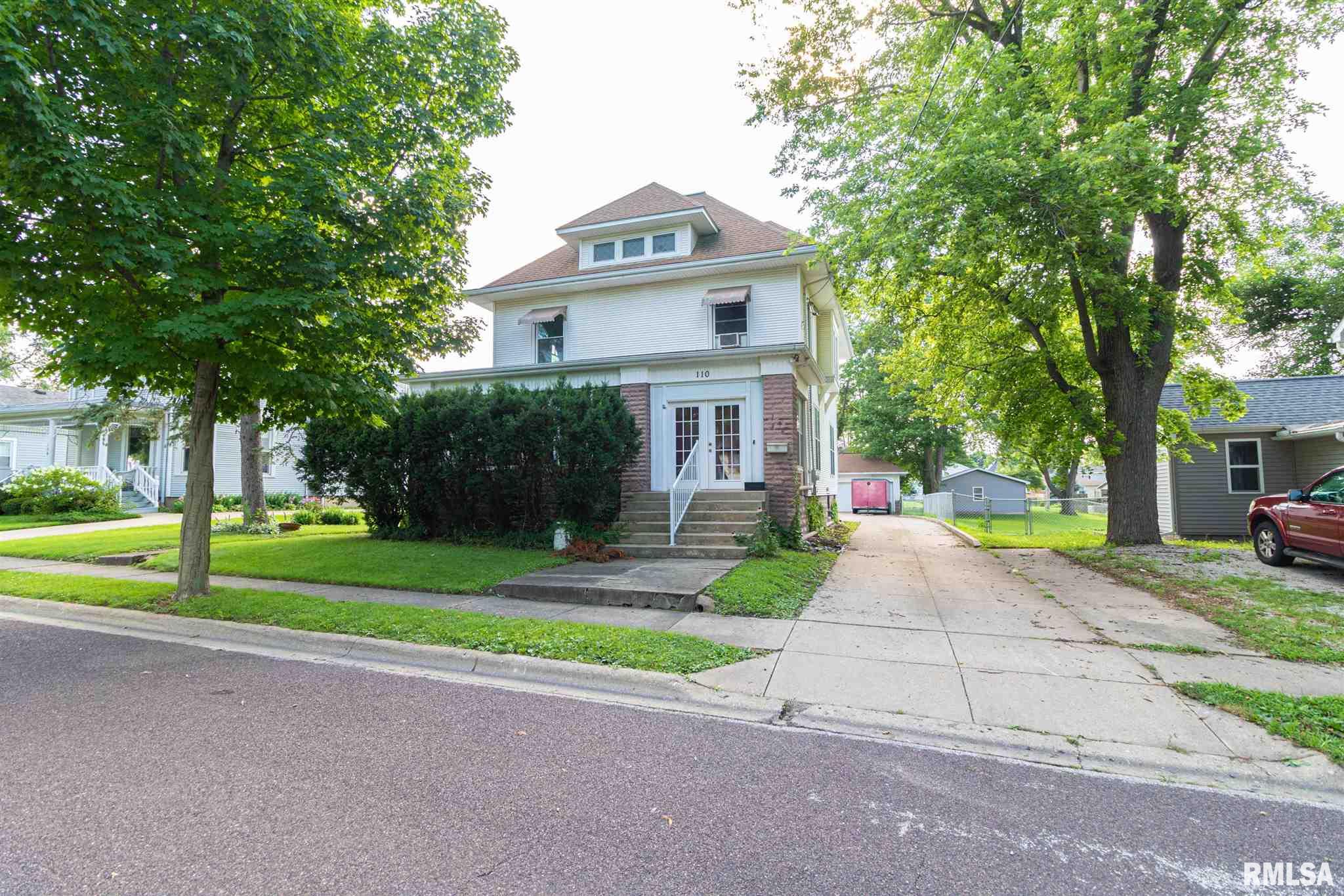 110 North High Street Washington, IL 61571 - Photo 1 of 42 Gallery Image 1