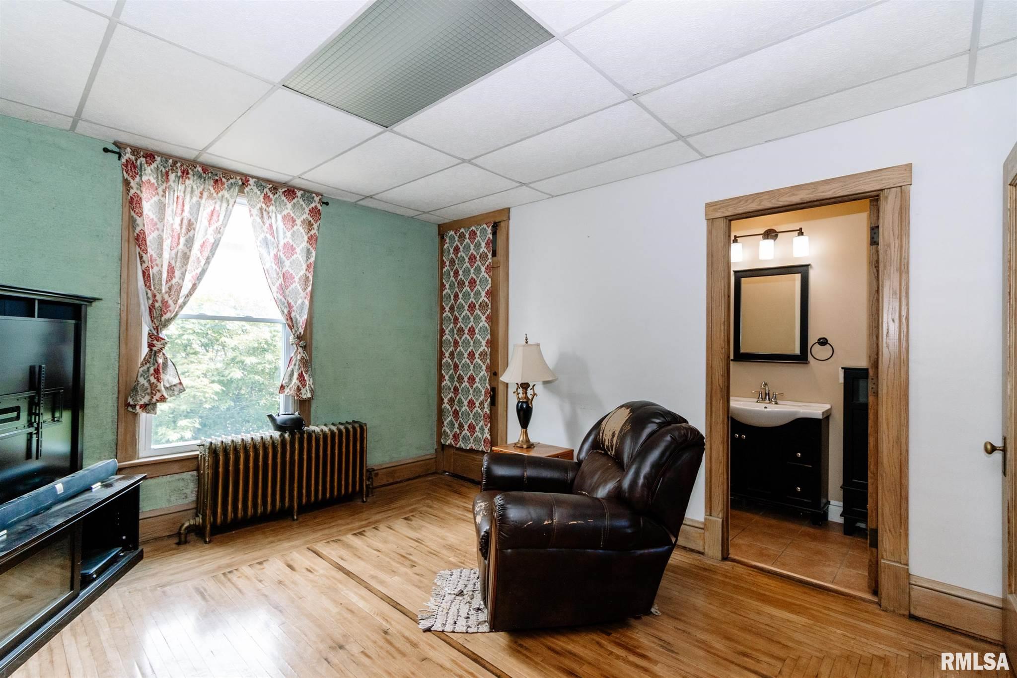 110 North High Street Washington, IL 61571 - Photo 19 of 42 Gallery Image 19
