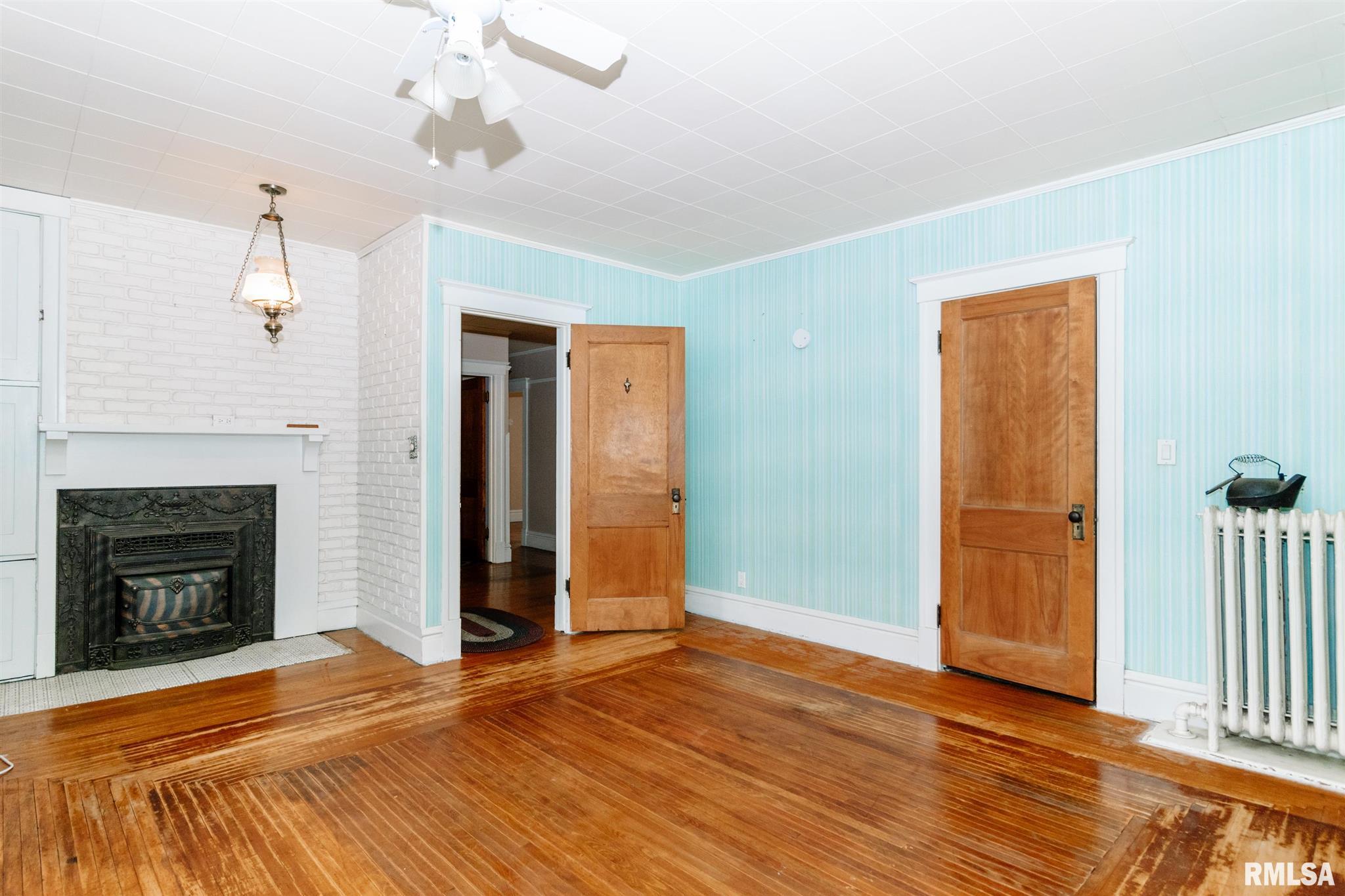 110 North High Street Washington, IL 61571 - Photo 23 of 42 Gallery Image 23