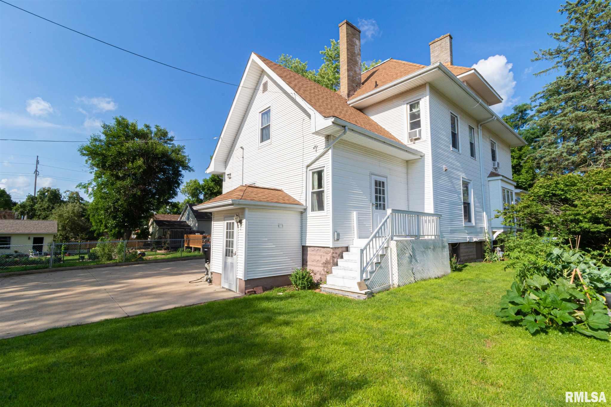 110 North High Street Washington, IL 61571 - Photo 3 of 42 Gallery Image 3