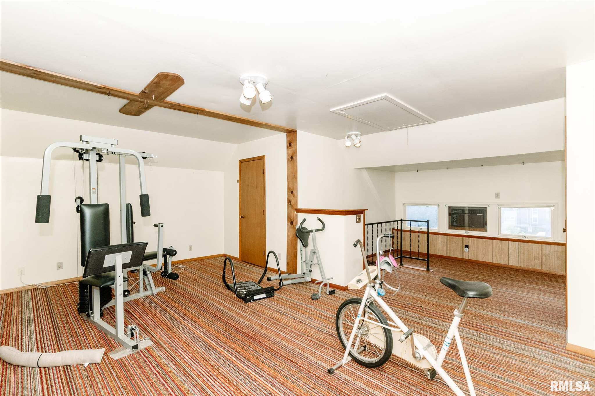 110 North High Street Washington, IL 61571 - Photo 34 of 42 Gallery Image 34