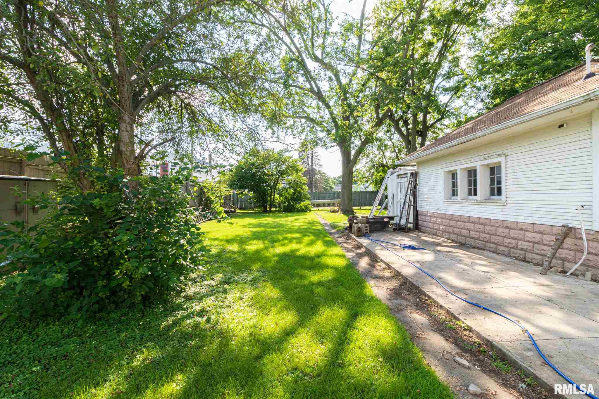 110 North High Street Washington, IL 61571 - Photo 4 of 42 Gallery Image 4
