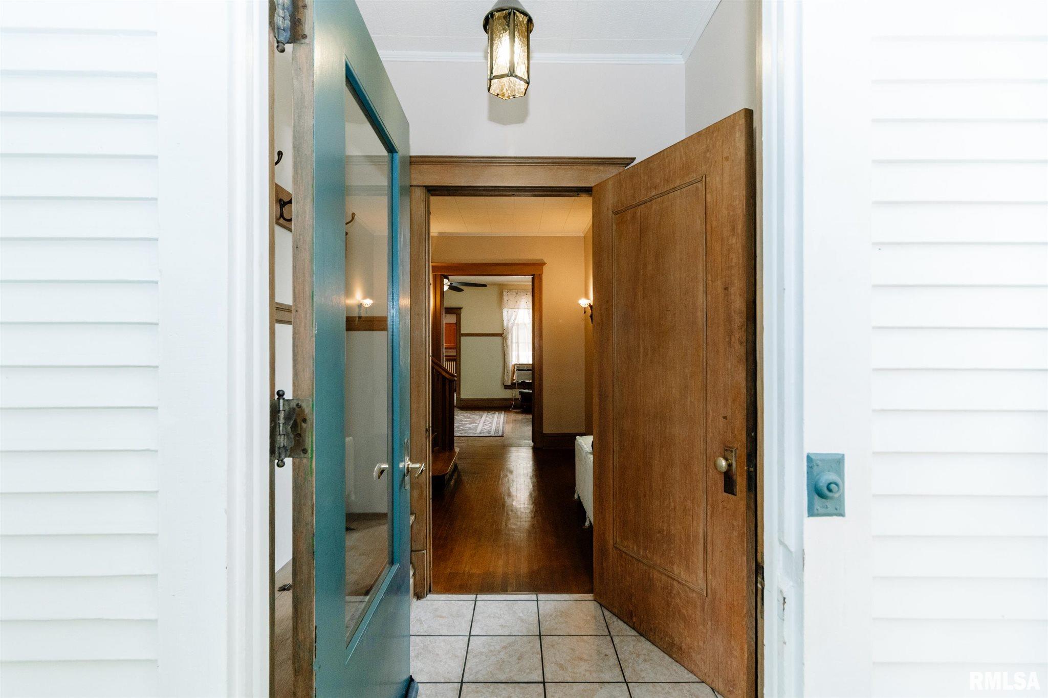 110 North High Street Washington, IL 61571 - Photo 6 of 42 Gallery Image 6