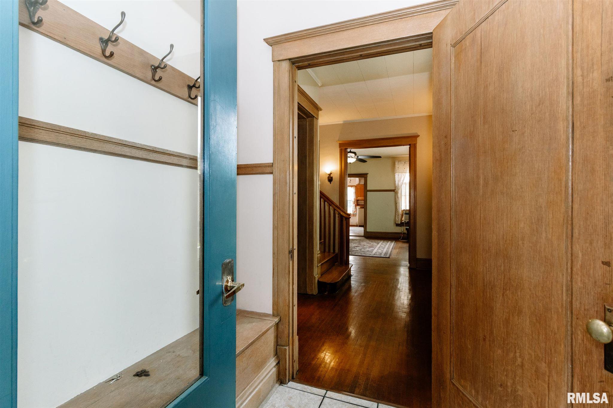 110 North High Street Washington, IL 61571 - Photo 7 of 42 Gallery Image 7