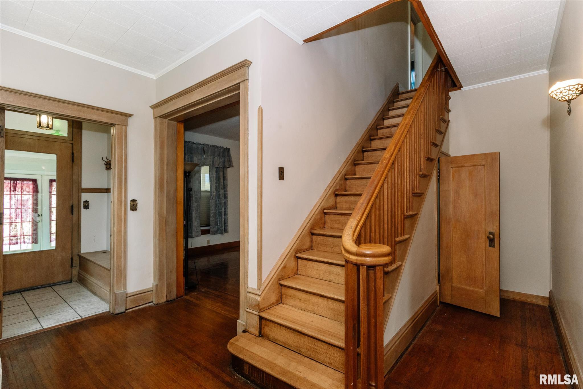 110 North High Street Washington, IL 61571 - Photo 8 of 42 Gallery Image 8