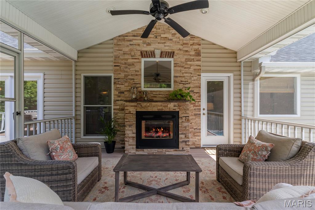 15 Ridgecrest Court Troy, MO 63379 - Photo 2 of 53