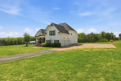 $969,000 | 6428 Simmons Bluff Road, Lebanon, TN 37090
