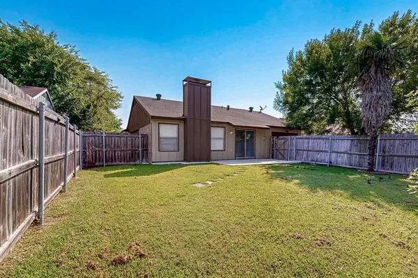 $1,950 | 707 Shadybrook Lane, Seagoville, TX 75159