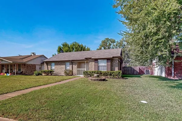 $1,950 | 707 Shadybrook Lane, Seagoville, TX 75159