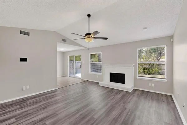 $1,950 | 707 Shadybrook Lane, Seagoville, TX 75159