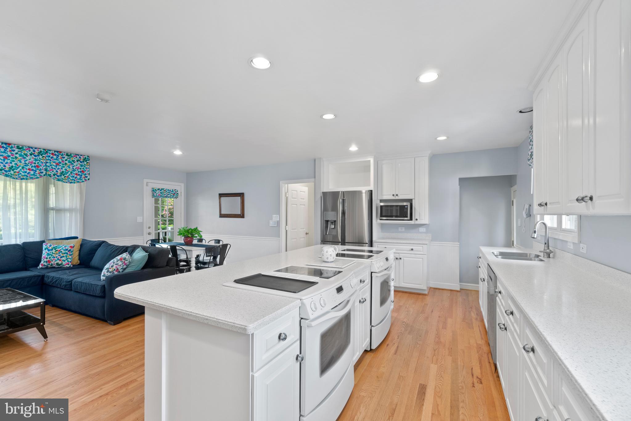 11024 Chandler Road Potomac, MD 20854 - Photo 11 of 44 Open-concept kitchen