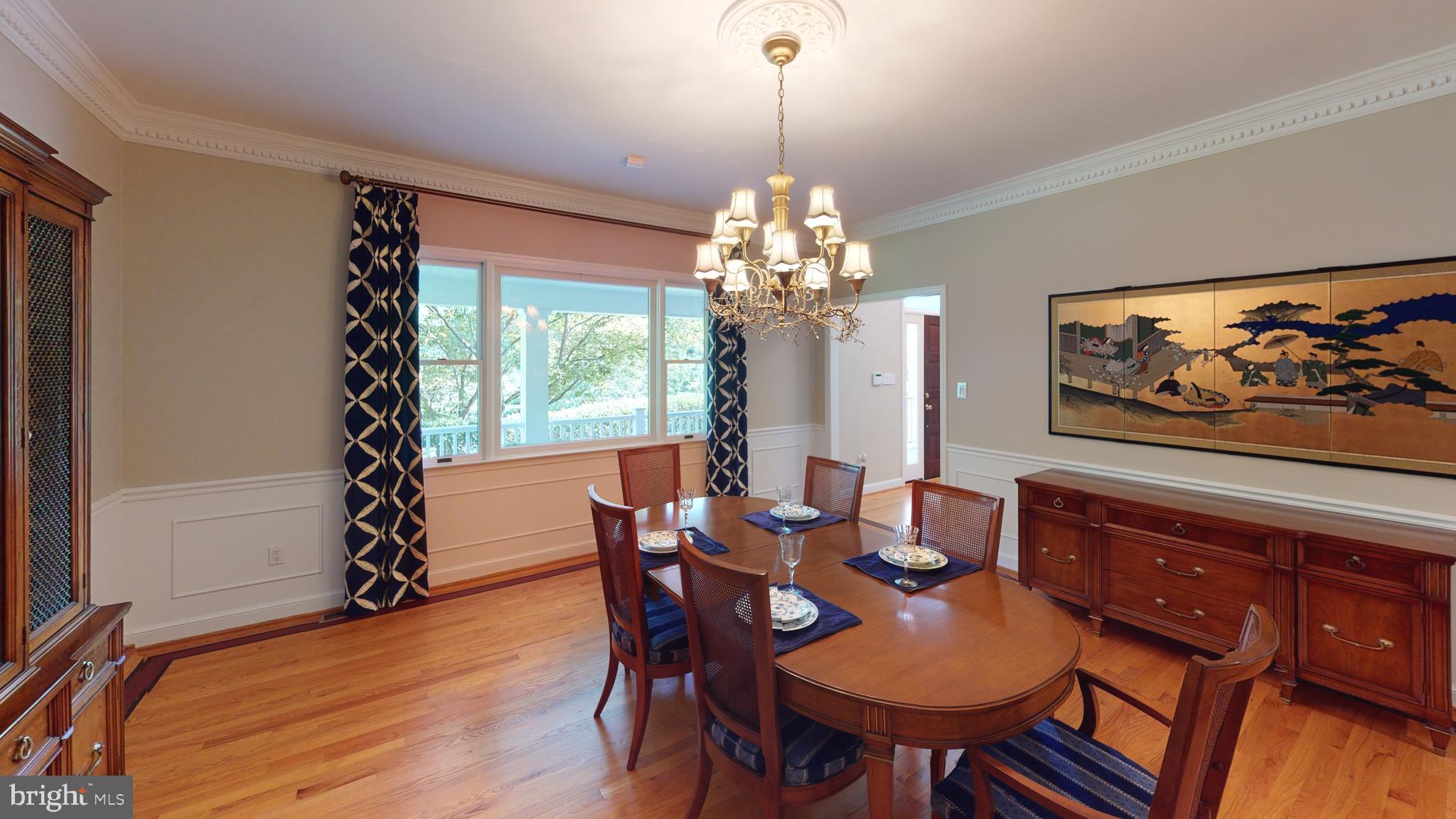 11024 Chandler Road Potomac, MD 20854 - Photo 19 of 44 Spacious dining room