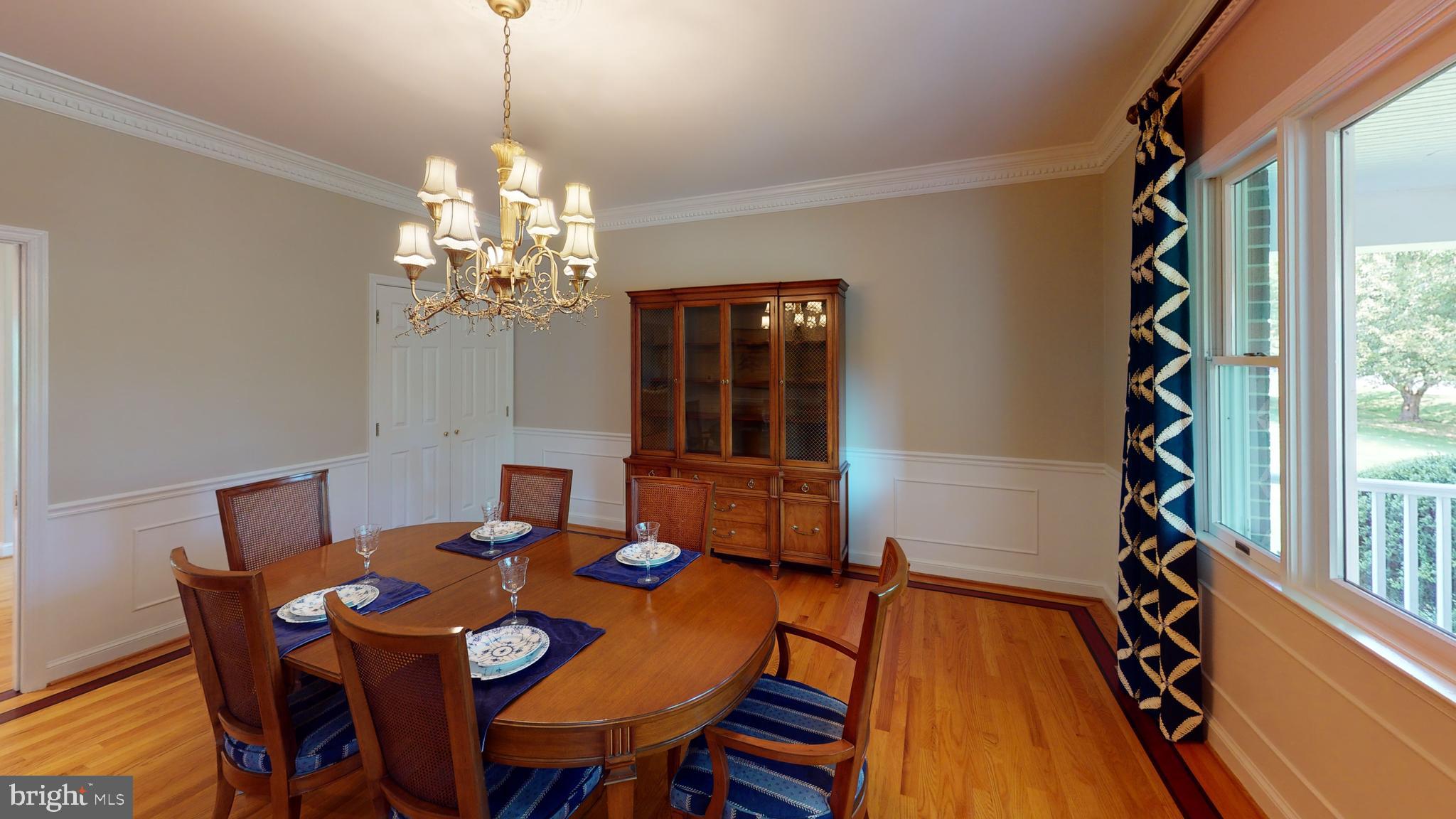 11024 Chandler Road Potomac, MD 20854 - Photo 20 of 44 Dining room