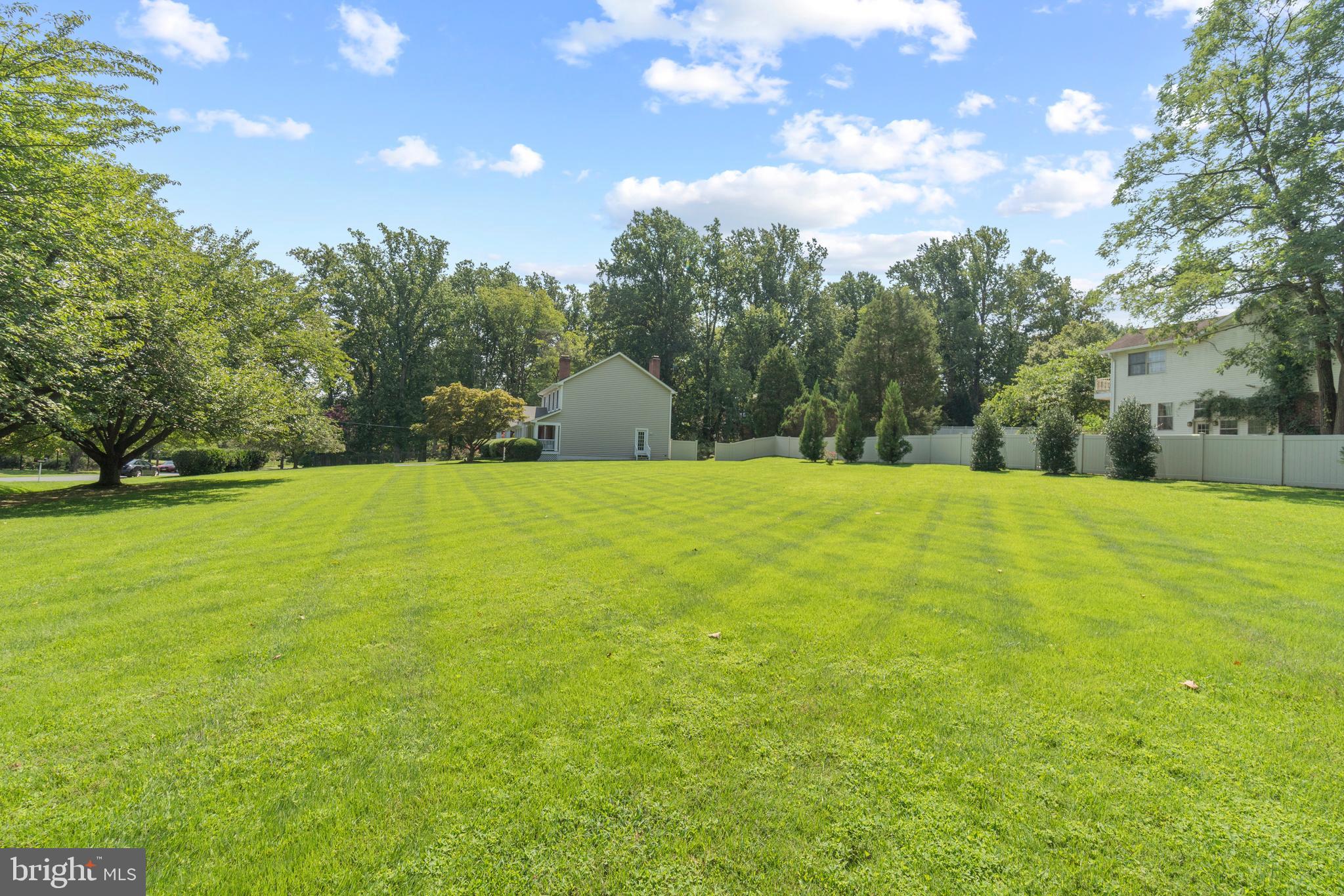11024 Chandler Road Potomac, MD 20854 - Photo 41 of 44 Huge side yard ready for an addition or a pool