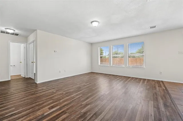 $299,950 | 101 Heritage Drive, Crowley, TX 76036