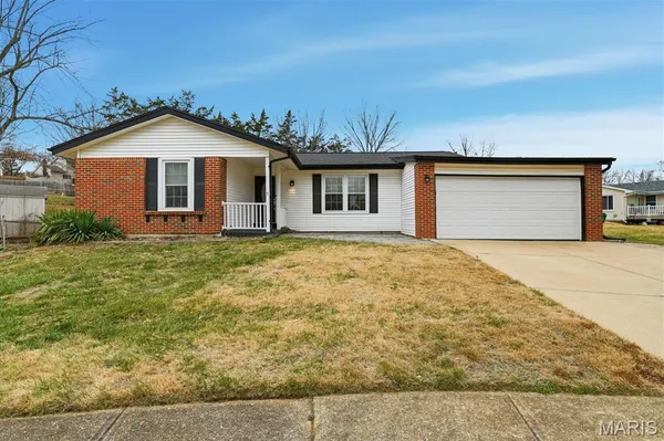 $350,000 | 683 Greenholme Court, Fenton, MO 63026