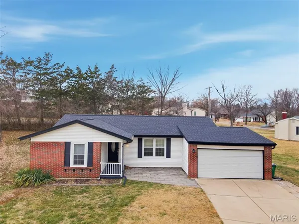 $350,000 | 683 Greenholme Court, Fenton, MO 63026