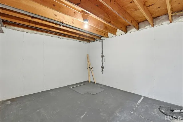 $350,000 | 683 Greenholme Court, Fenton, MO 63026