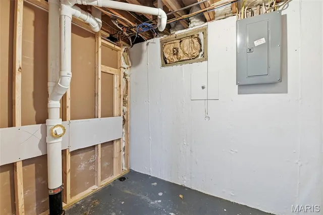 $350,000 | 683 Greenholme Court, Fenton, MO 63026