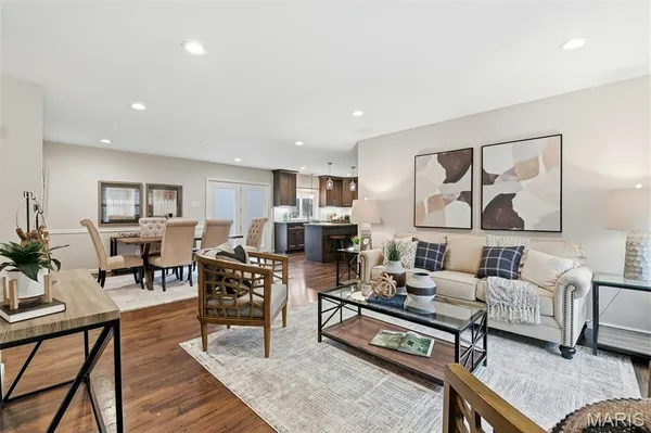 $350,000 | 683 Greenholme Court, Fenton, MO 63026