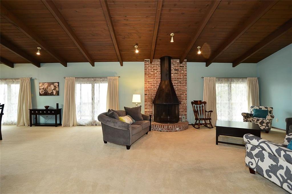 595 Trotwood Ridge Road Upper St. Clair, PA 15241 - Photo 3 of 25 Living Room