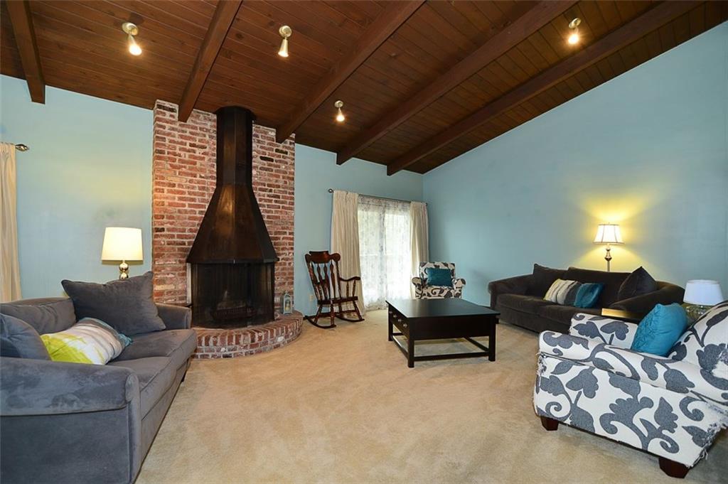 595 Trotwood Ridge Road Upper St. Clair, PA 15241 - Photo 4 of 25 Living Room